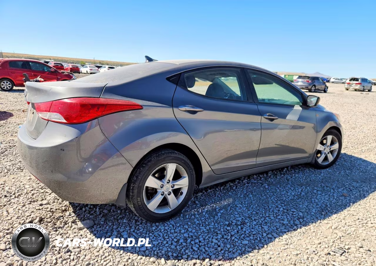 2013 Hyundai Elantra Gls VIN:5NPDH4AE2DH414482 - 3
