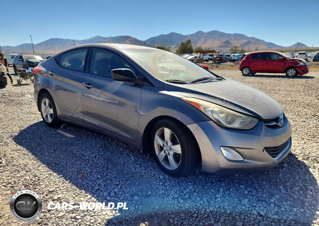 2013 Hyundai Elantra Gls VIN:5NPDH4AE2DH414482 - 4