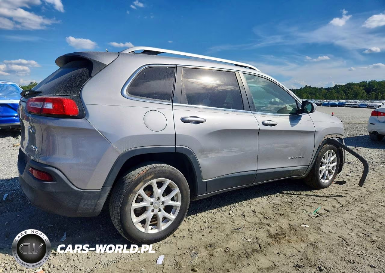 2015 Jeep Cherokee Latitude VIN:1C4PJLCB7FW591413 - 3