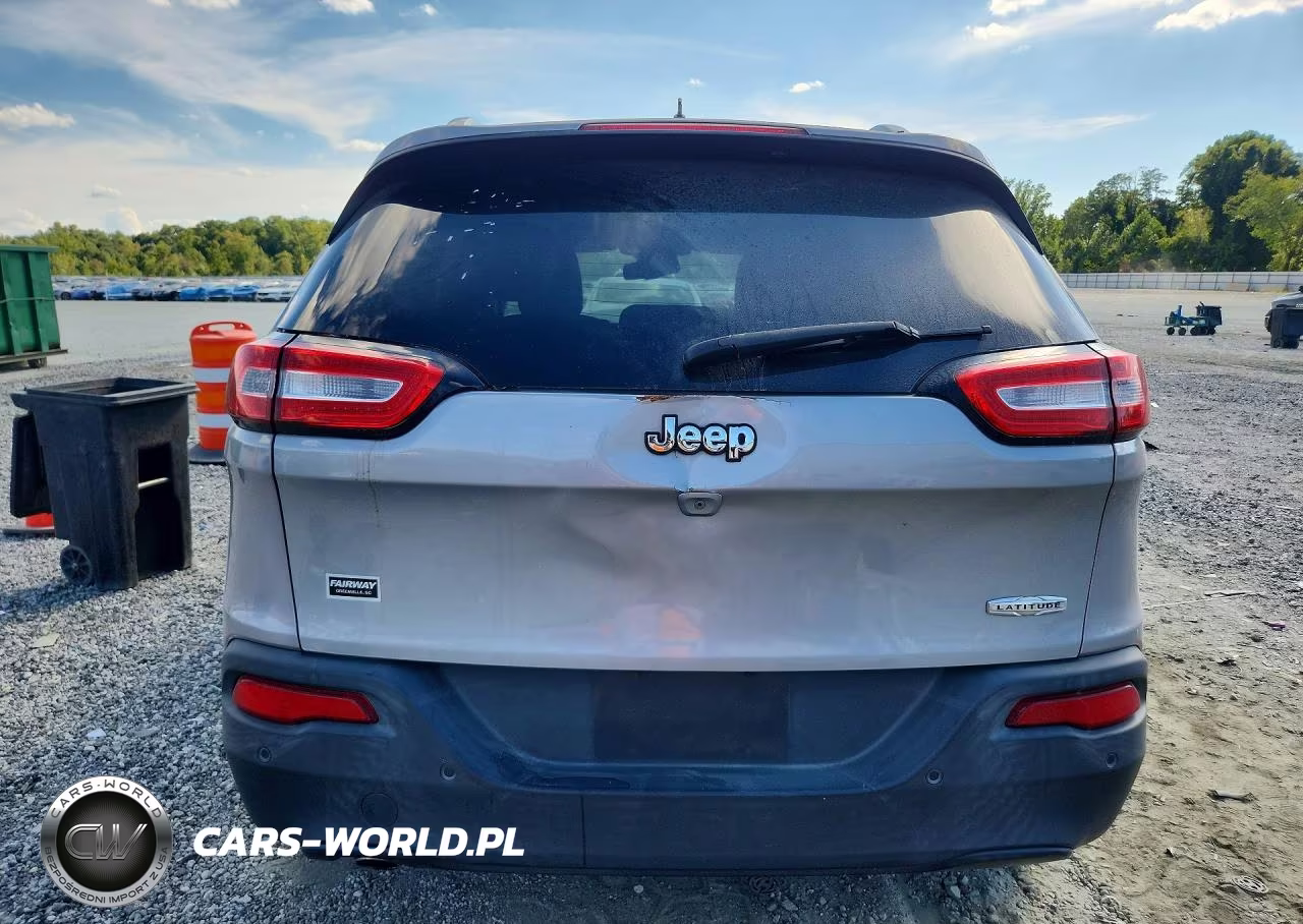 2015 Jeep Cherokee Latitude VIN:1C4PJLCB7FW591413 - 6