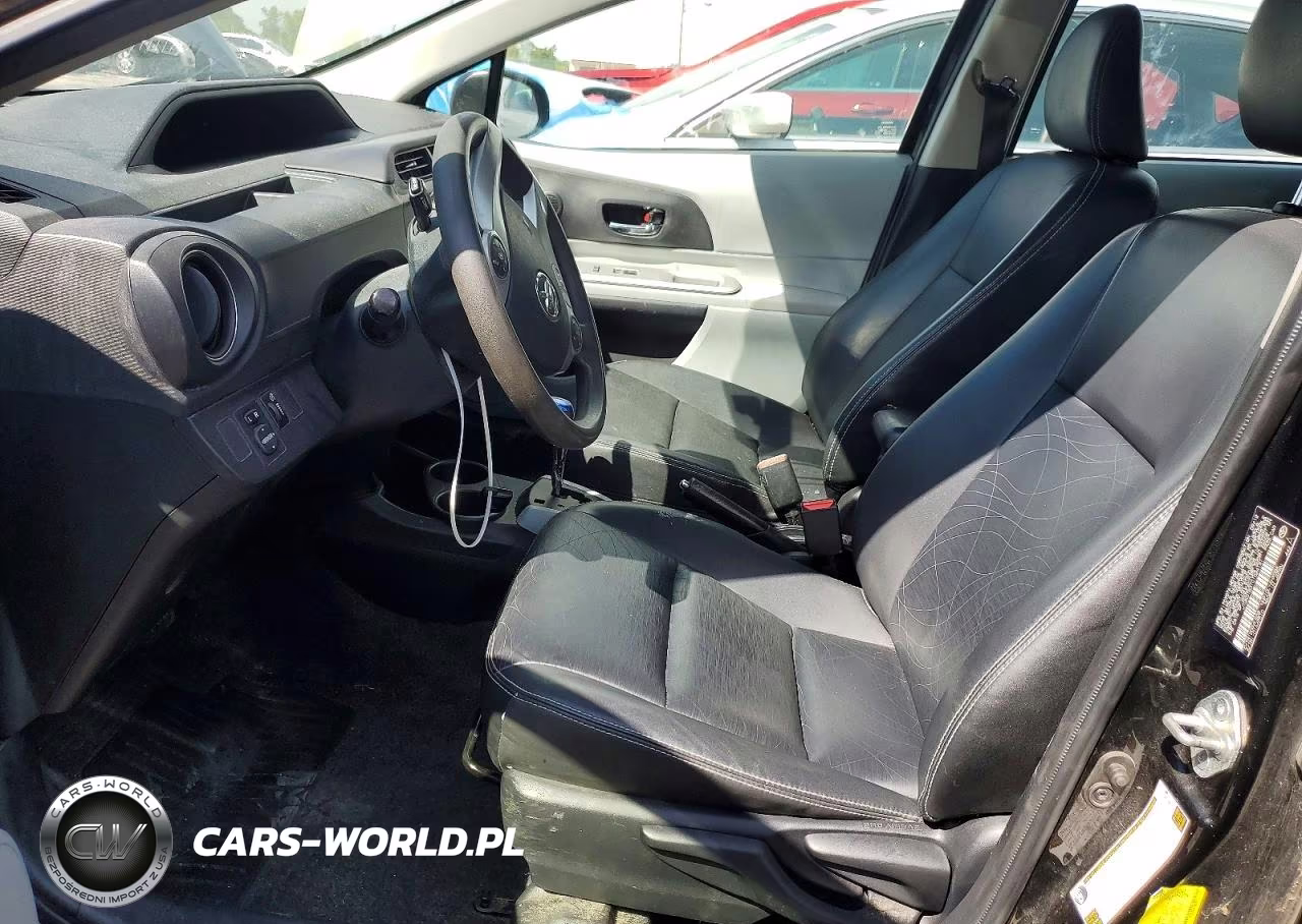 2012 Toyota Prius C Four VIN:JTDKDTB31C1024151 - 7