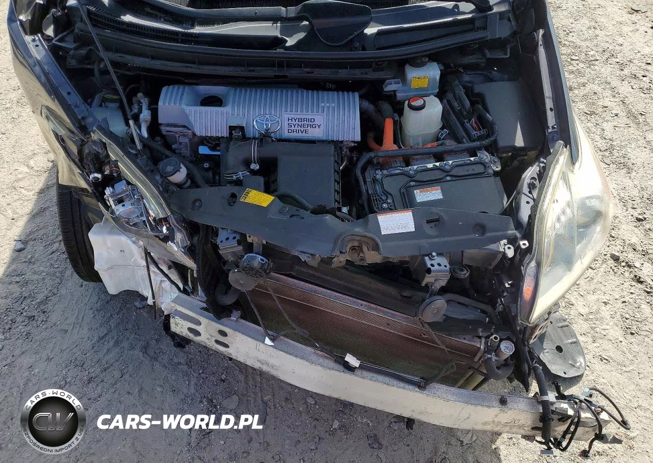 2015 Toyota Prius Two VIN:JTDKN3DU3F1912679 - 11