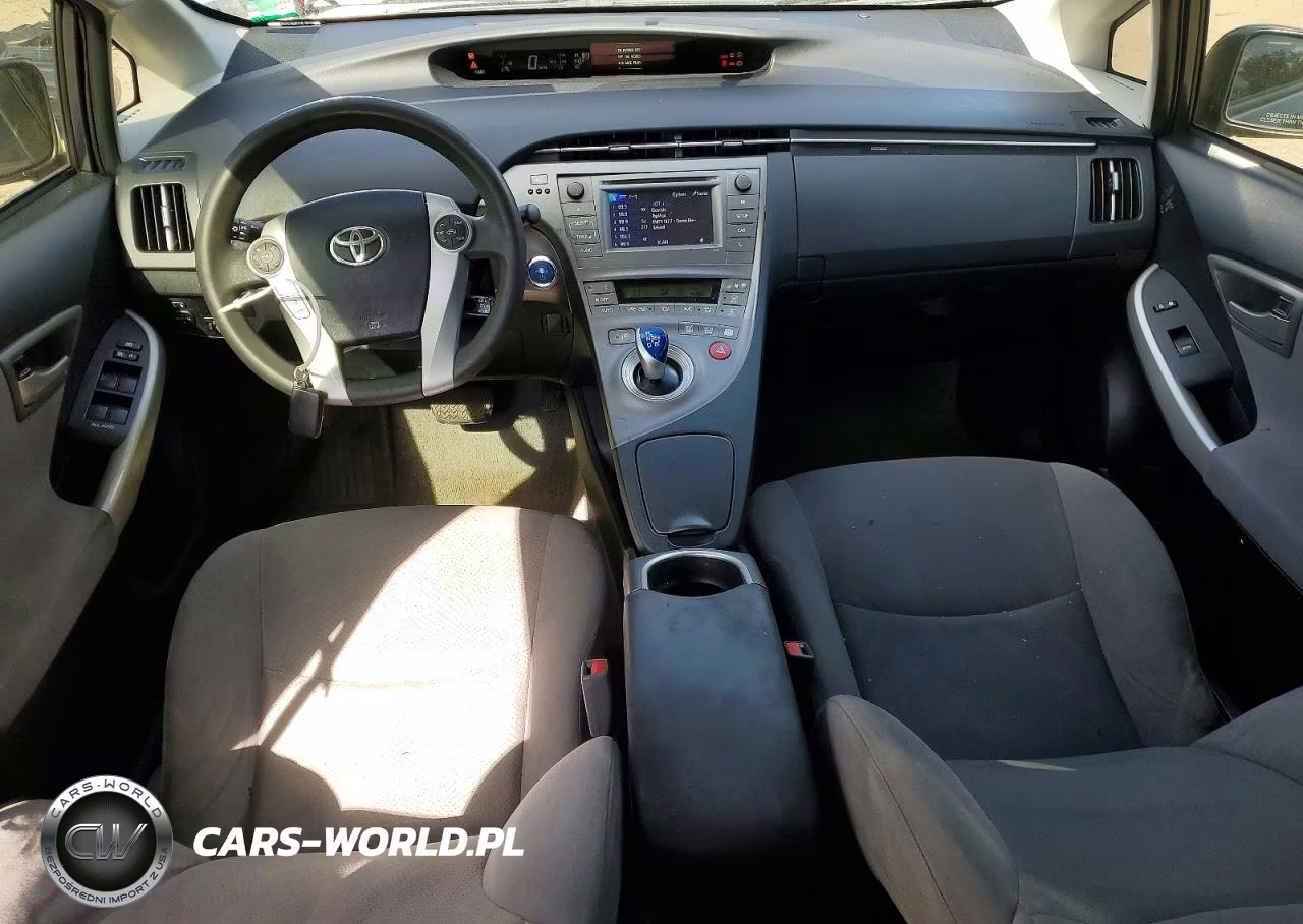 2015 Toyota Prius Two VIN:JTDKN3DU3F1912679 - 8
