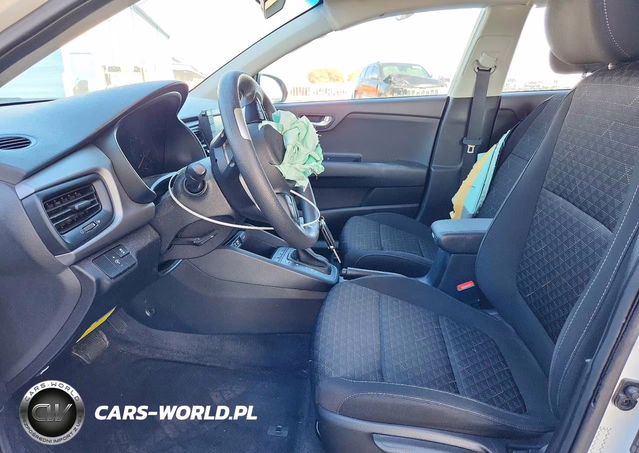 2020 Kia Rio 5-Door S VIN:3KPA25AD1LE313616 - 7