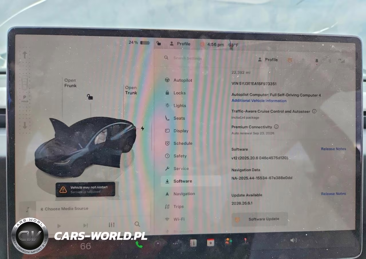 2025 Tesla Model 3 VIN:5YJ3E1EA1SF973351 - 9