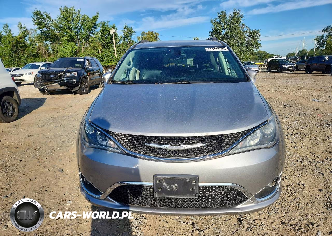 2017 Chrysler Pacifica Touring L VIN:2C4RC1BG0HR613560 - 5