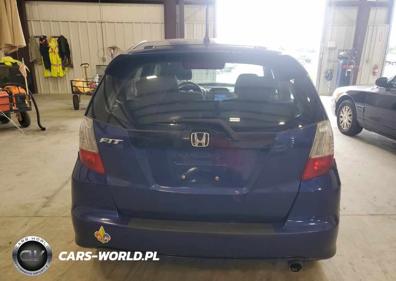 2013 Honda Fit Sport VIN:JHMGE8H68DC043415 - 6