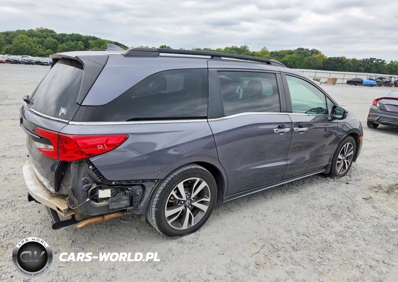 2021 Honda Odyssey Touring VIN:5FNRL6H82MB030443 - 3