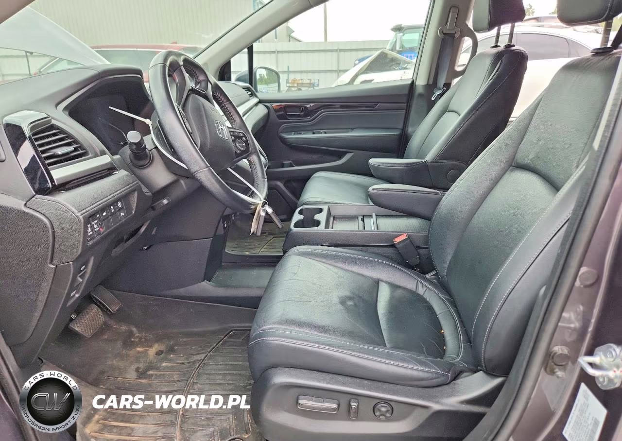 2021 Honda Odyssey Touring VIN:5FNRL6H82MB030443 - 7