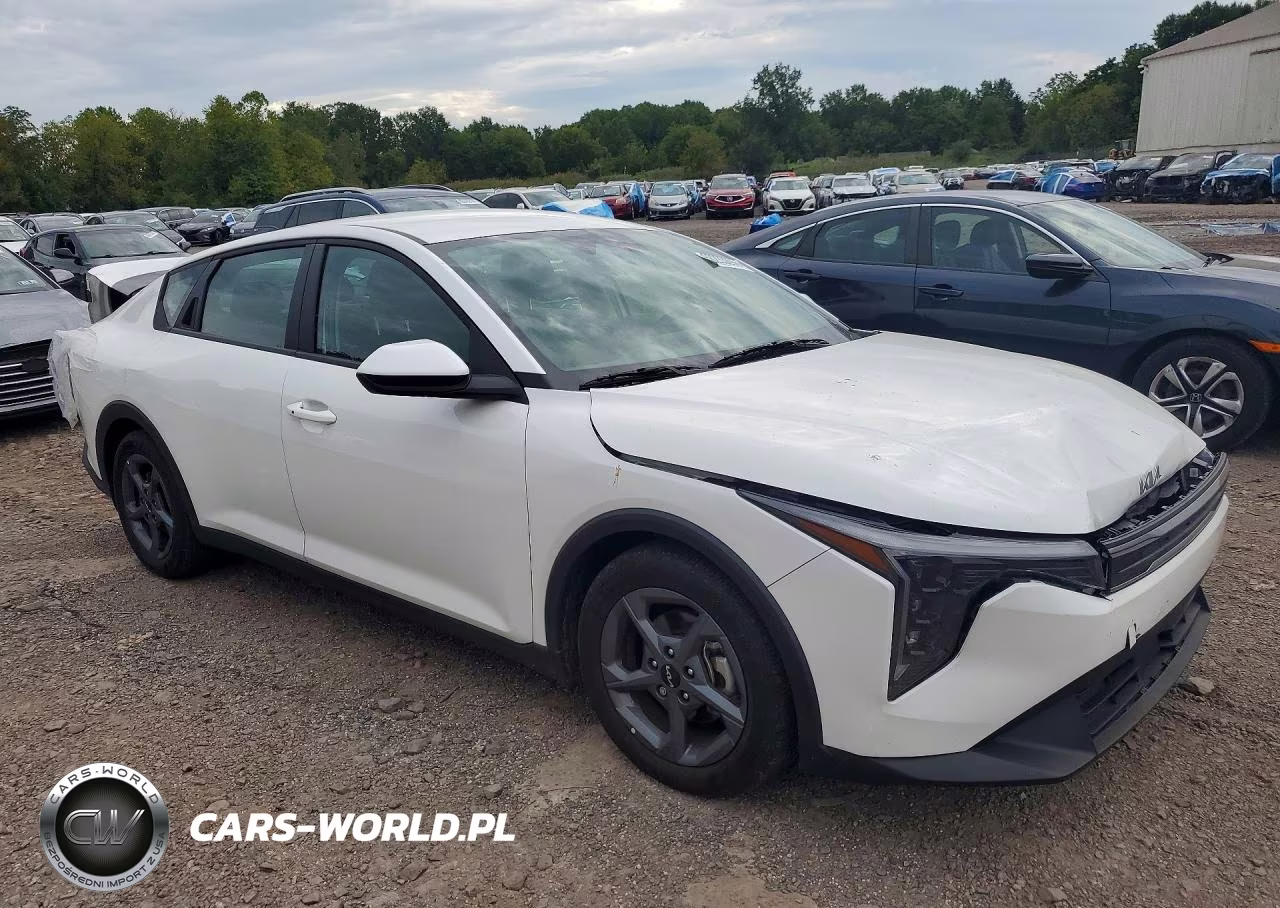 2025 Kia K4 Lxs VIN:3KPFT4DE6SE139879 - 4