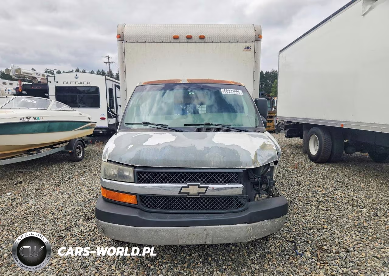 2007 Chevrolet Express Box Truck VIN:1GBJG31UX71104846 - 5