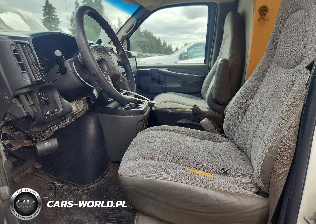2007 Chevrolet Express Box Truck VIN:1GBJG31UX71104846 - 7