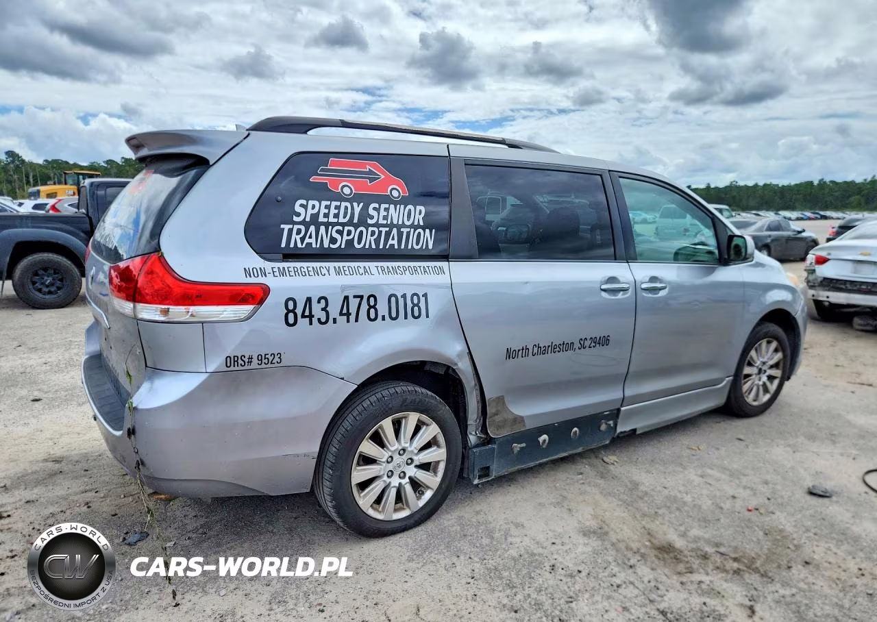 2011 Toyota Sienna Limited 7-Passenger VIN:5TDYK3DC0BS111053 - 3