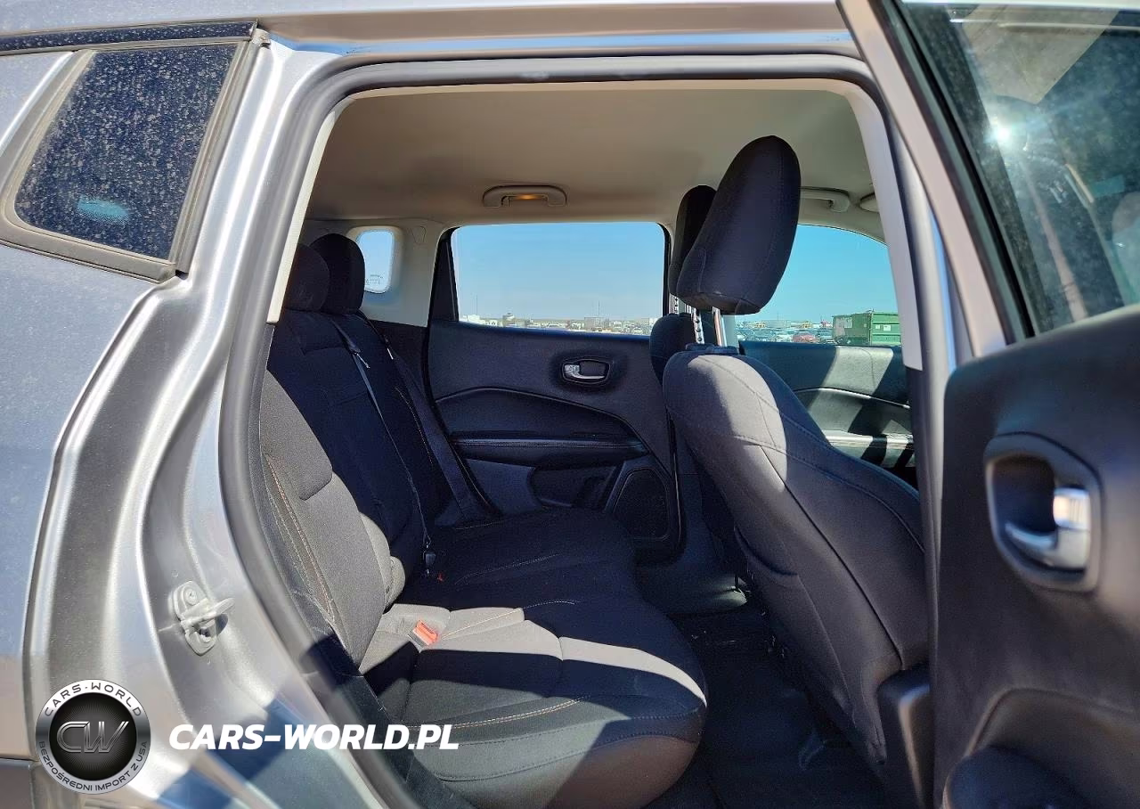 2018 Jeep Compass Sport VIN:3C4NJCAB2JT368902 - 11