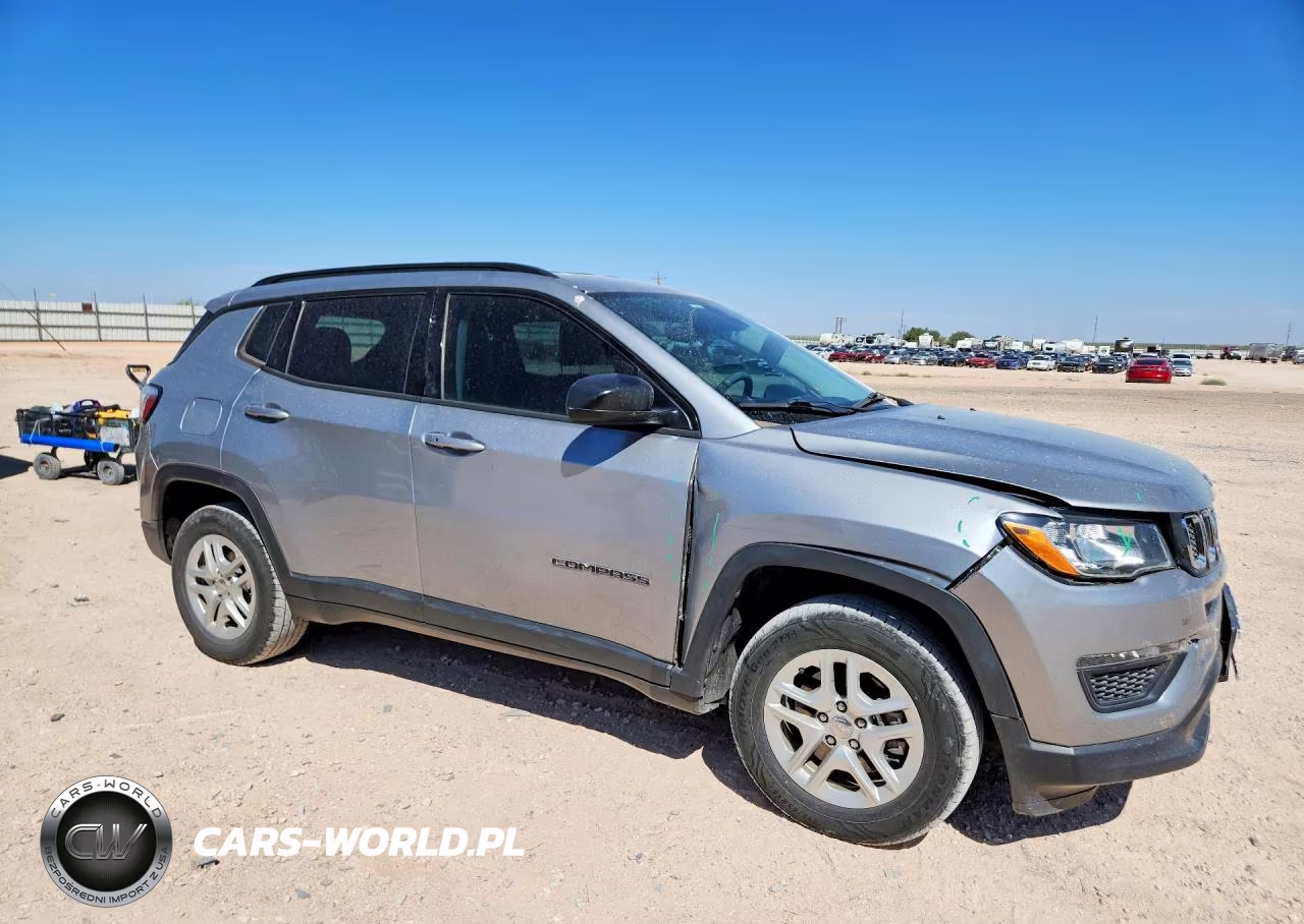 2018 Jeep Compass Sport VIN:3C4NJCAB2JT368902 - 4