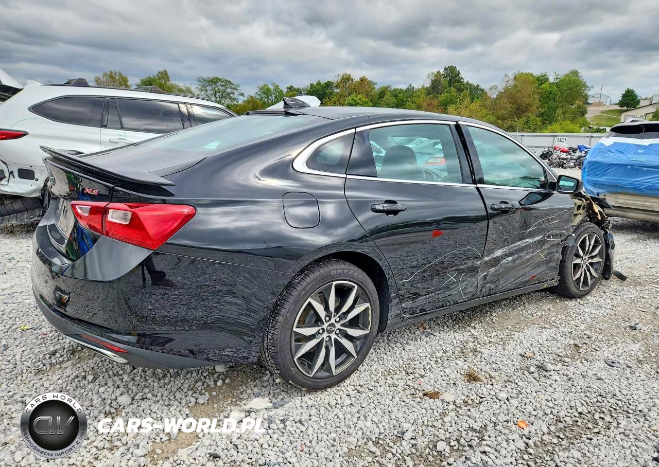 2021 Chevrolet Malibu Rs VIN:1G1ZG5STXMF079941 - 3