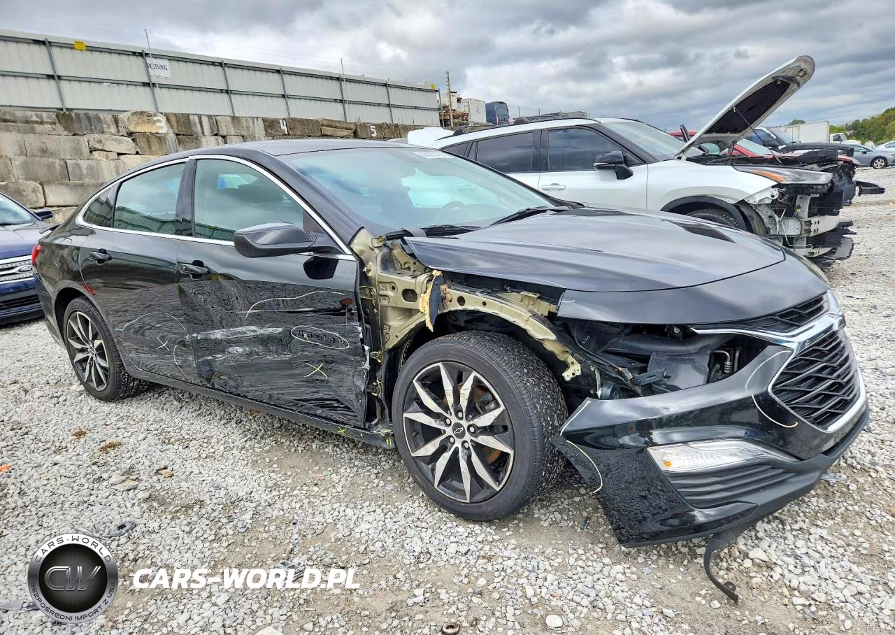 2021 Chevrolet Malibu Rs VIN:1G1ZG5STXMF079941 - 4