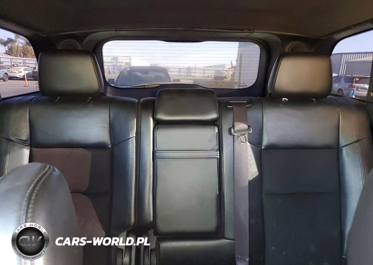 2019 Jeep Grand Cherokee Laredo VIN:1C4RJEAGXKC832928 - 10