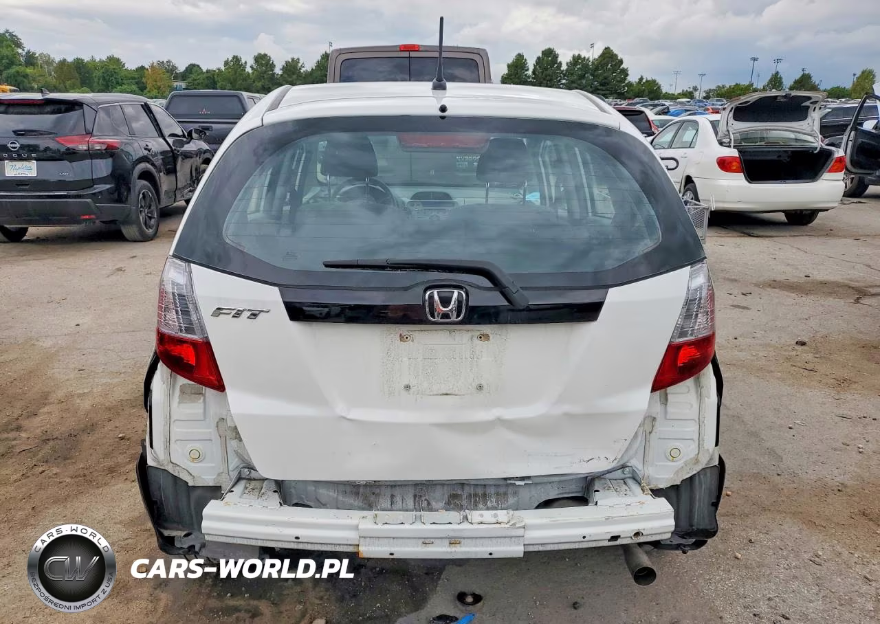 2011 Honda Fit VIN:JHMGE8H32BS009625 - 6