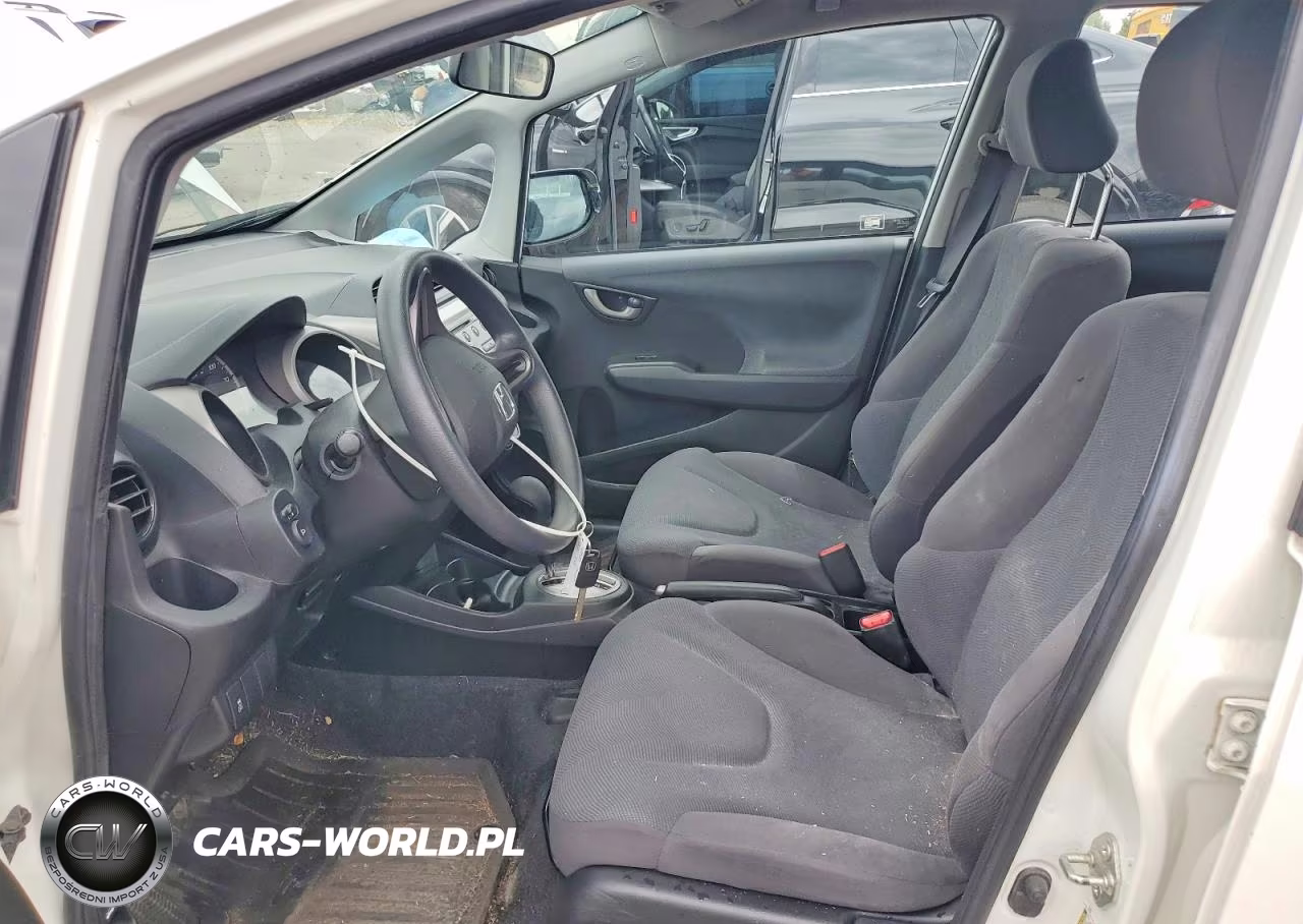 2011 Honda Fit VIN:JHMGE8H32BS009625 - 7