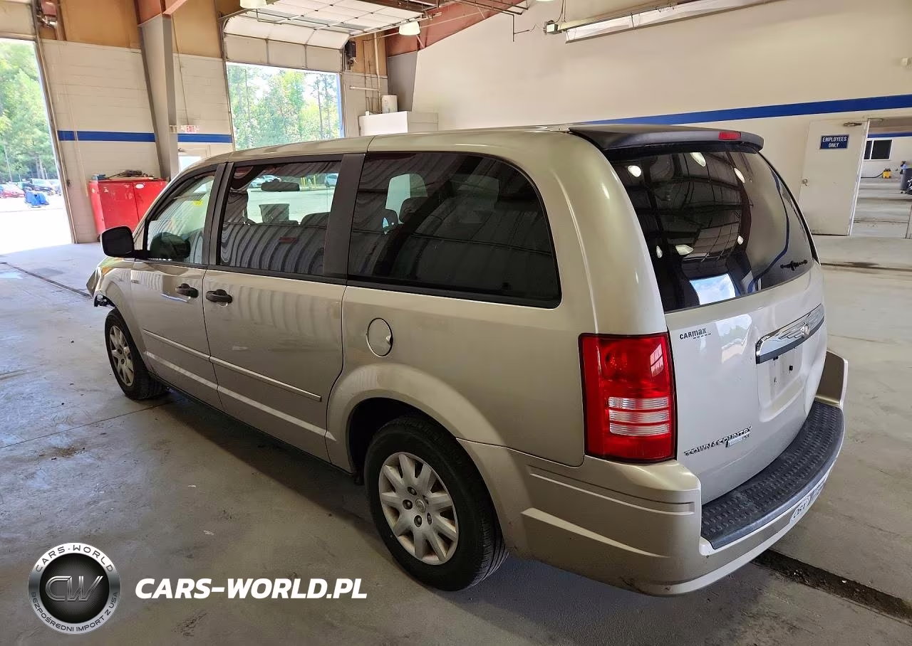 2008 Chrysler Town & Country Lx VIN:2A8HR44H28R707935 - 2