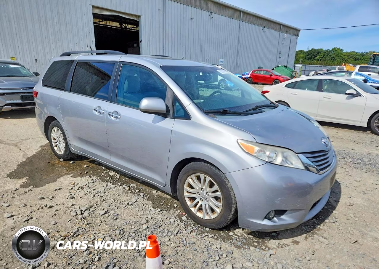 2015 Toyota Sienna Xle Premium 8-Passenger VIN:5TDYK3DC3FS563844 - 4