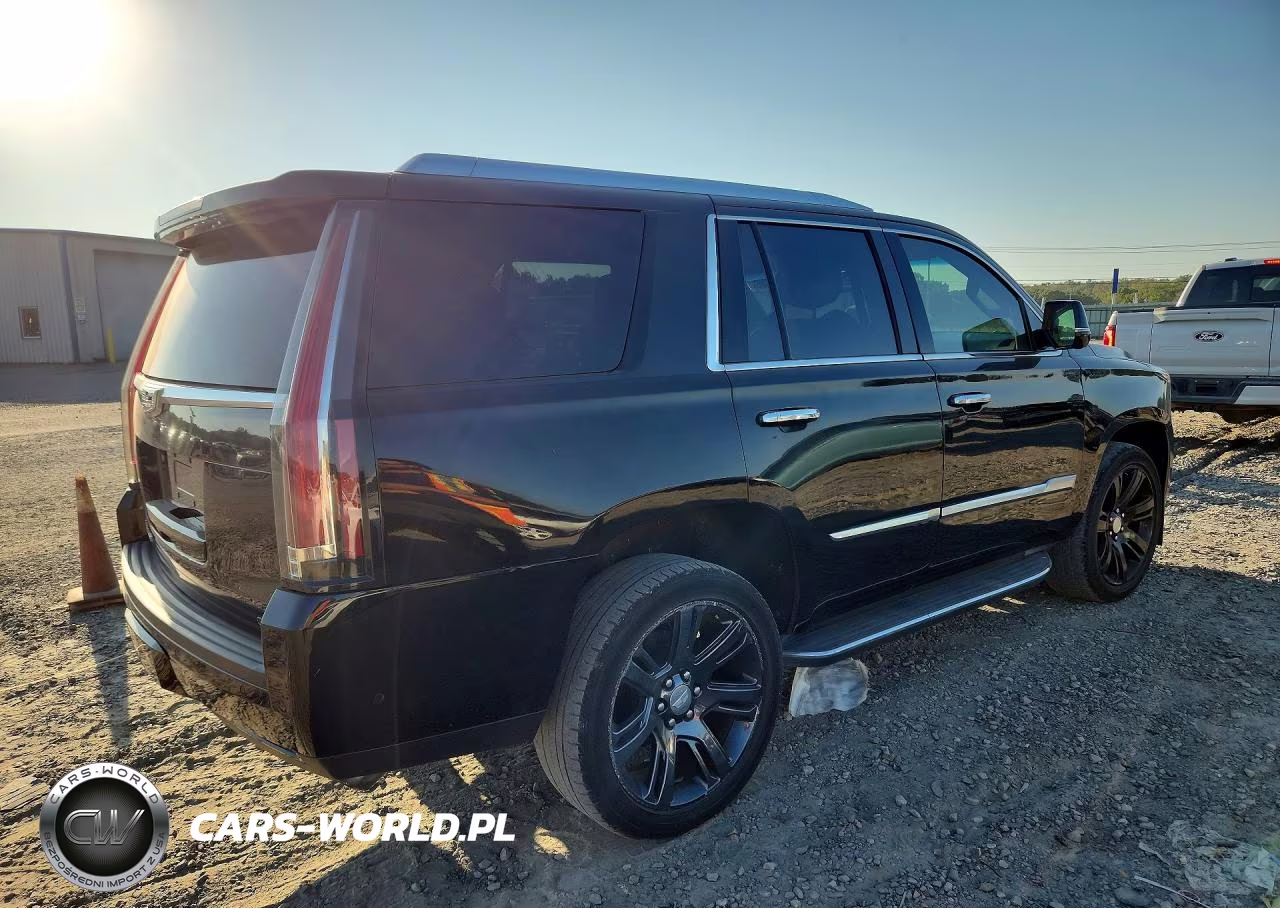 2018 Cadillac Escalade VIN:1GYS3AKJ8JR197907 - 3