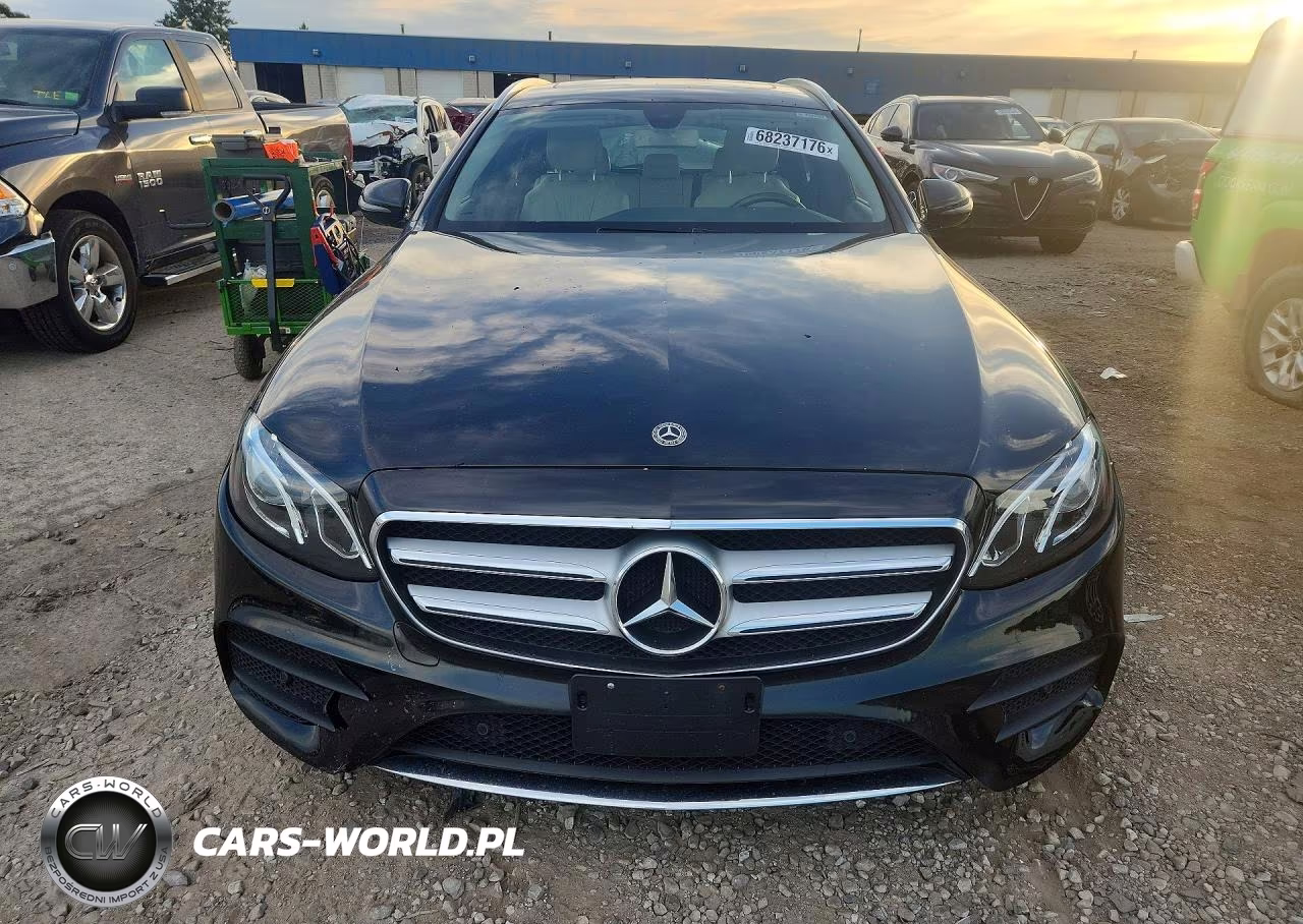 2018 Mercedes-Benz E 400 4Matic VIN:WDDZH6GBXJA303623 - 5