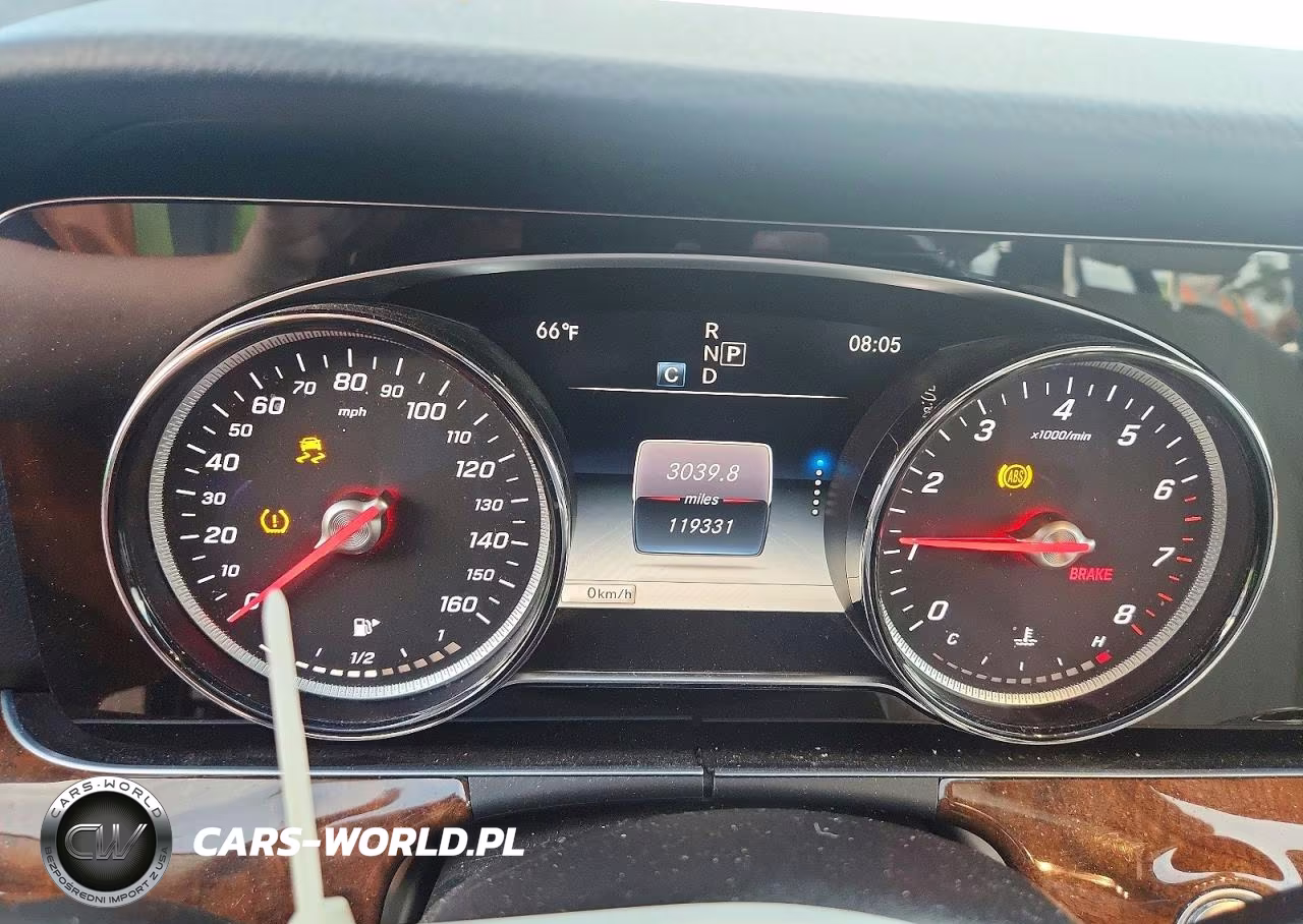 2018 Mercedes-Benz E 400 4Matic VIN:WDDZH6GBXJA303623 - 9