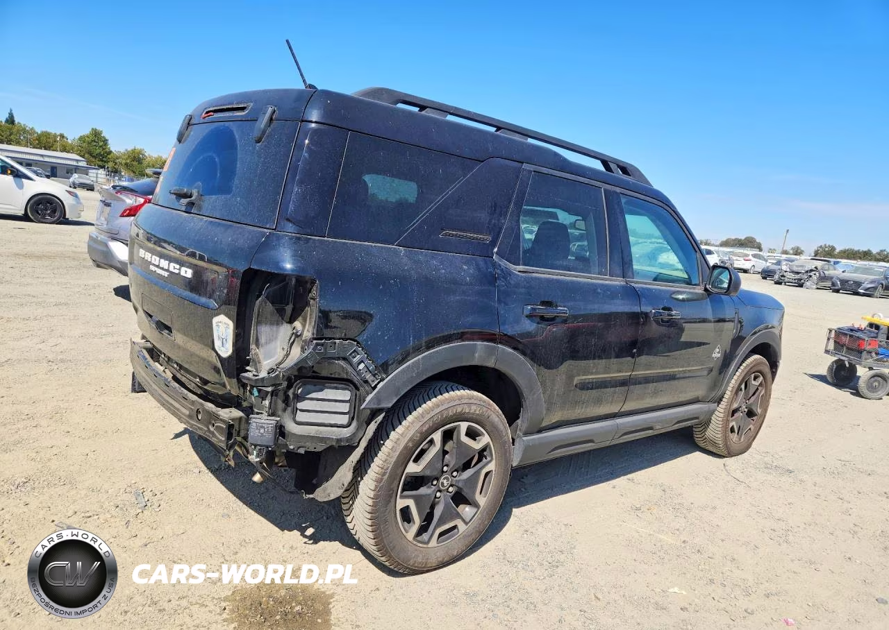 2022 Ford Bronco Sport Outer Banks VIN:3FMCR9C6XNRD56675 - 3