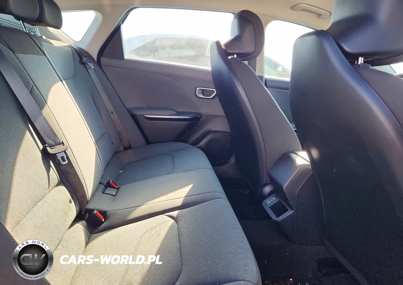 2025 Kia K4 Lxs VIN:3KPFT4DE2SE242667 - 10