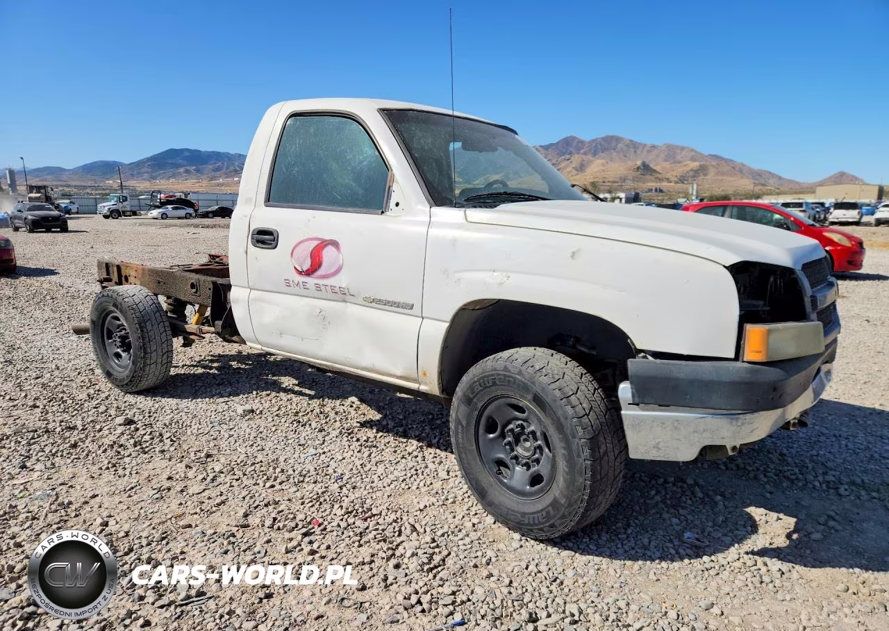 2004 Chevrolet Silverado C2500 Heavy Duty VIN:1GBHC24U84E334681 - 4