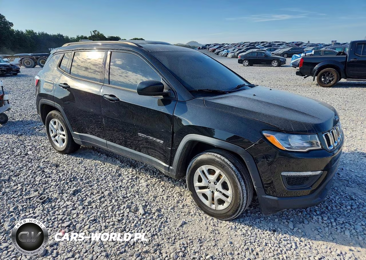 2018 Jeep Compass Sport VIN:3C4NJCAB5JT425139 - 4