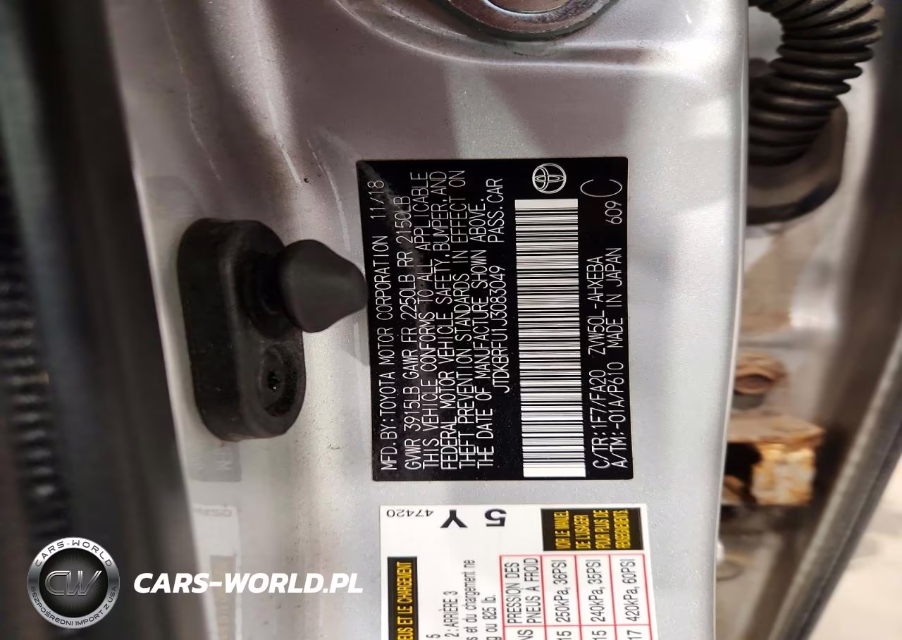 2018 Toyota Prius Two VIN:JTDKBRFU1J3083049 - 12