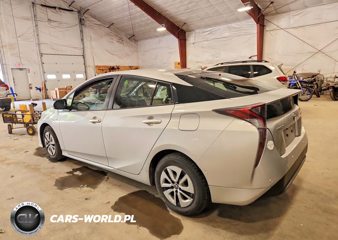 2018 Toyota Prius Two VIN:JTDKBRFU1J3083049 - 2