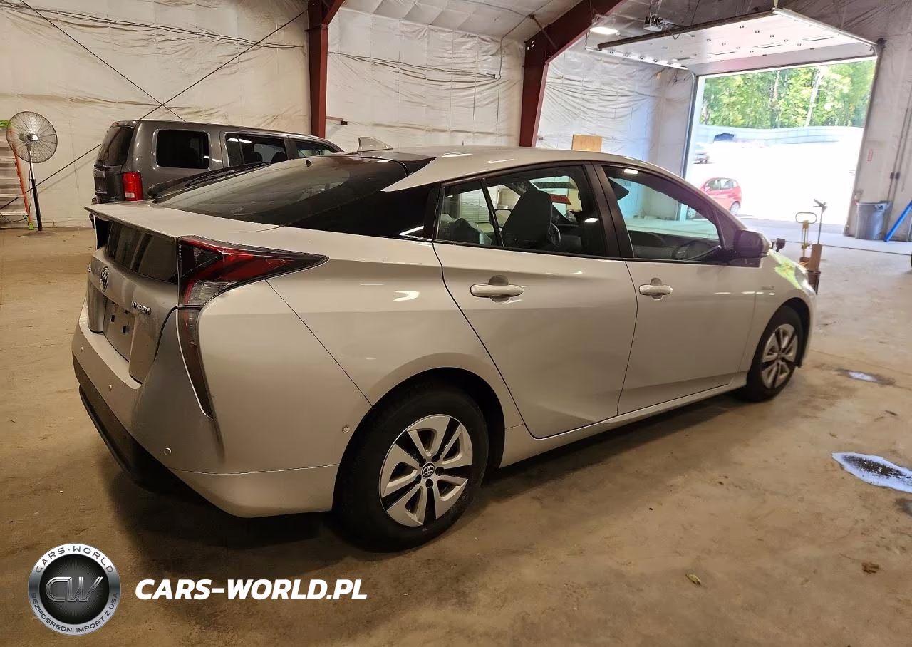 2018 Toyota Prius Two VIN:JTDKBRFU1J3083049 - 3