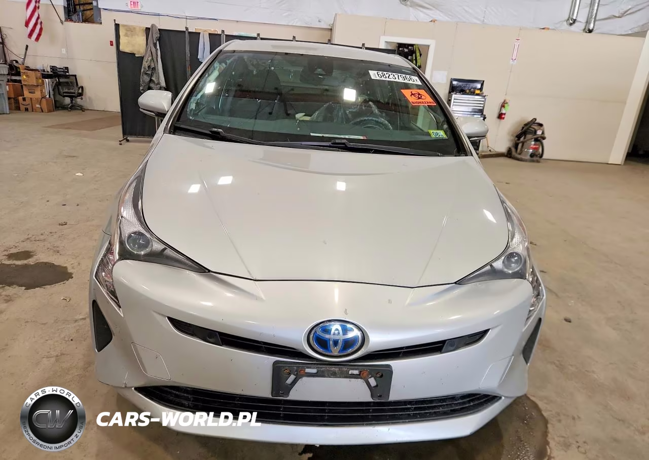 2018 Toyota Prius Two VIN:JTDKBRFU1J3083049 - 5