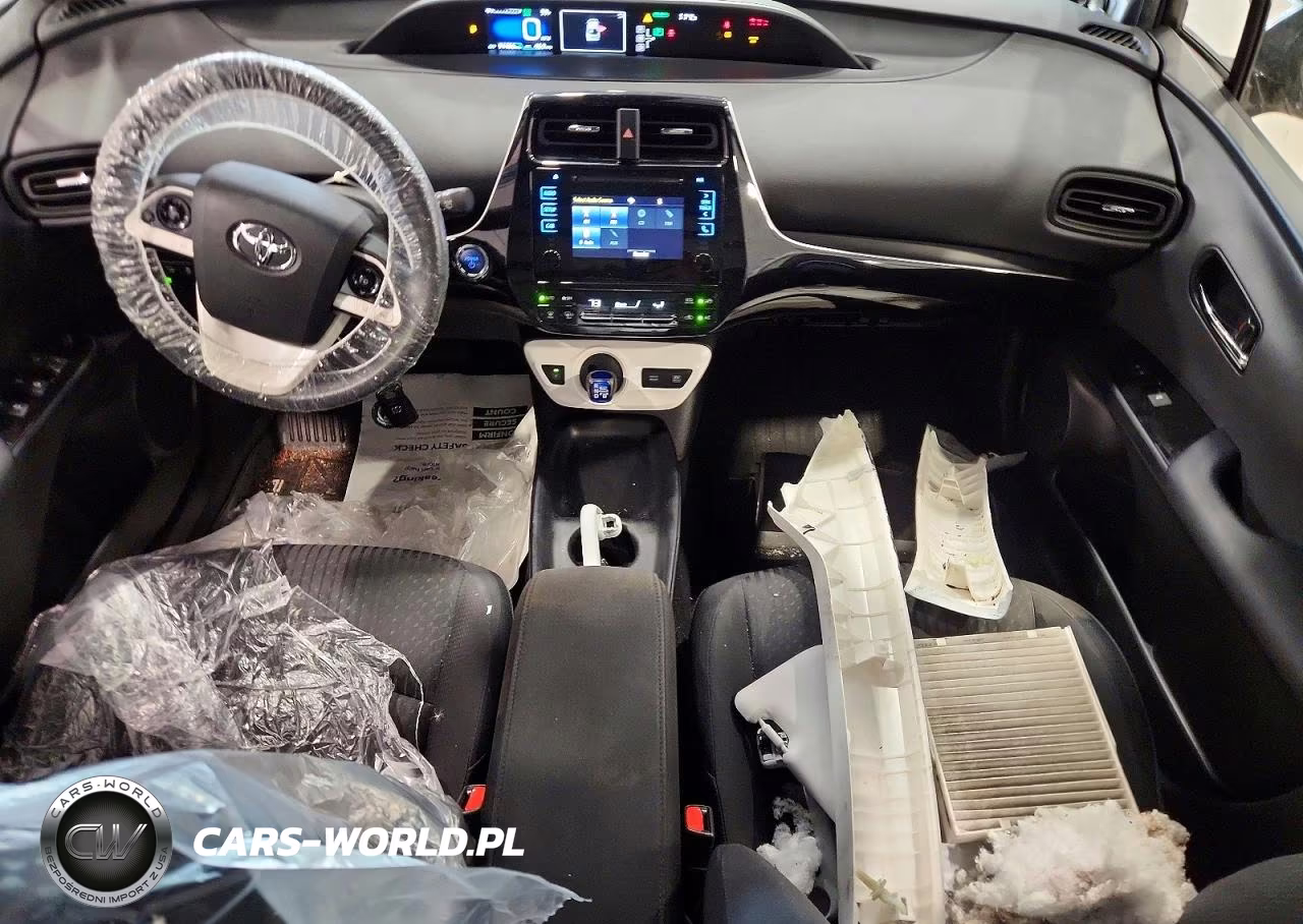 2018 Toyota Prius Two VIN:JTDKBRFU1J3083049 - 8