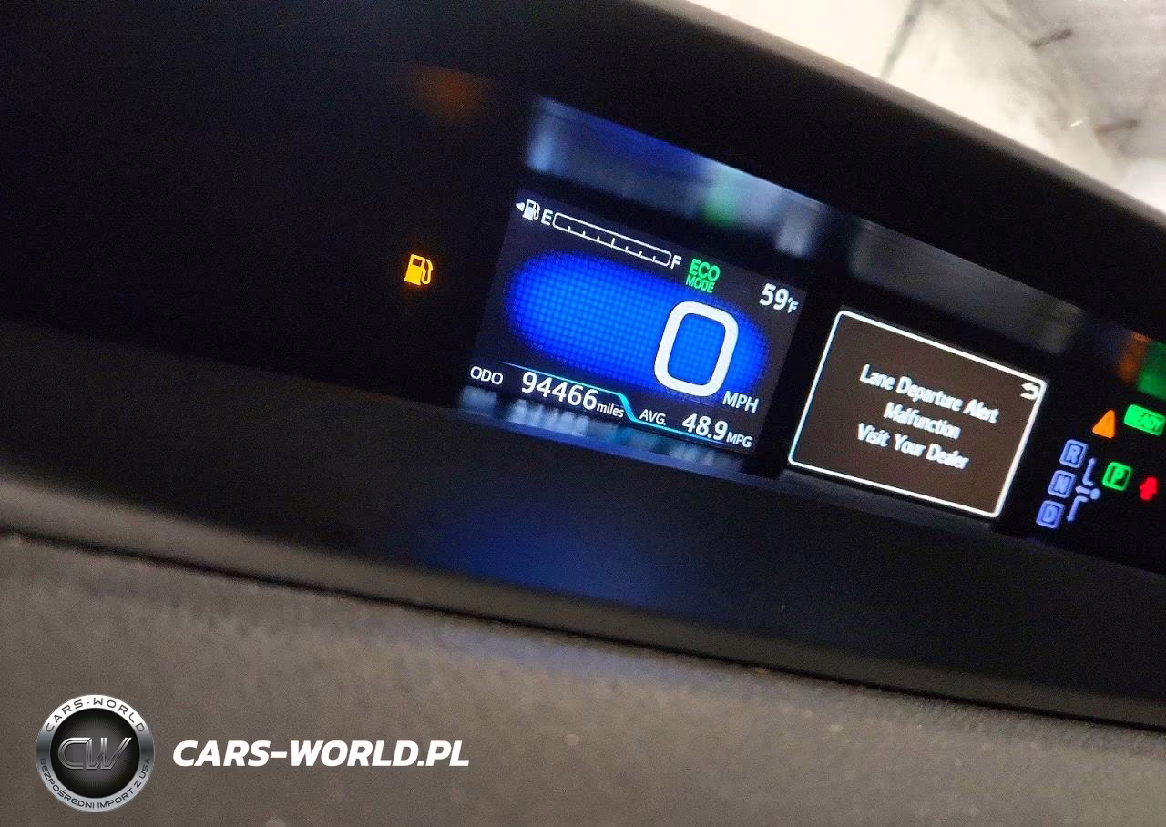 2018 Toyota Prius Two VIN:JTDKBRFU1J3083049 - 9