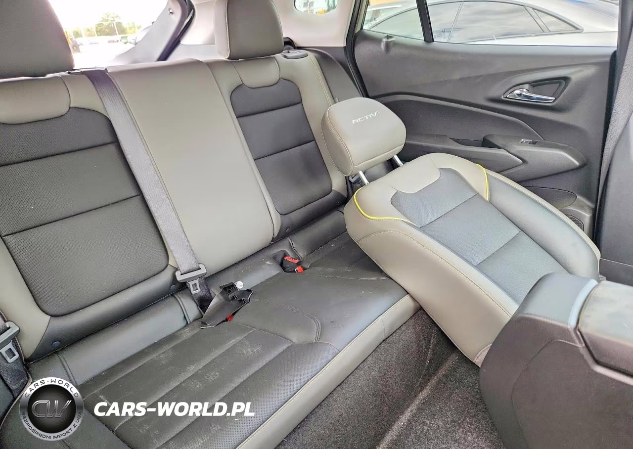 2025 Chevrolet Trax Activ VIN:KL77LKEP4SC085012 - 11