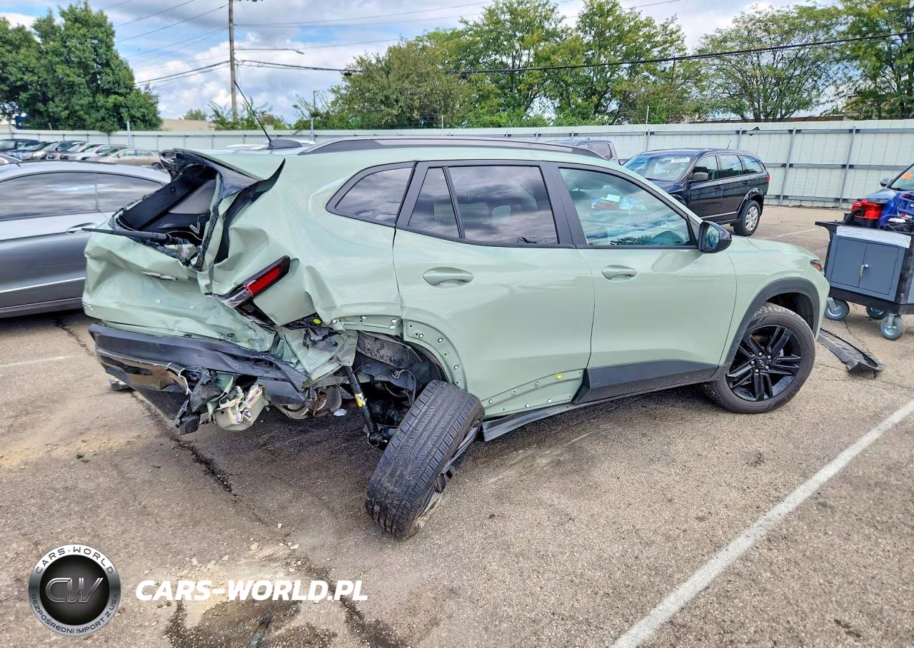 2025 Chevrolet Trax Activ VIN:KL77LKEP4SC085012 - 3