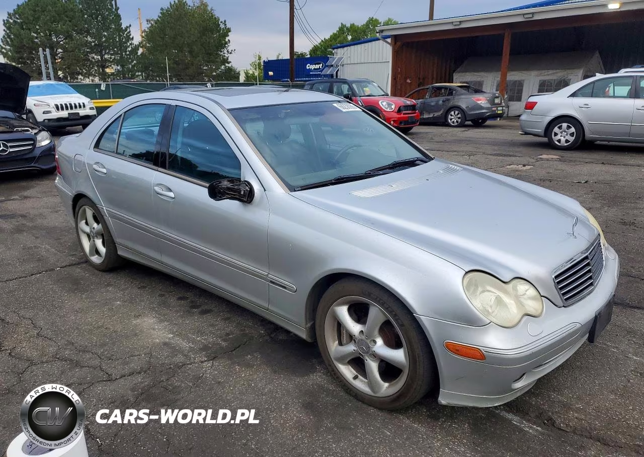 2004 Mercedes-Benz C 230K Sport Sedan VIN:WDBRF40J34F513170 - 4