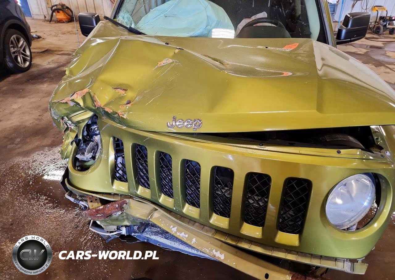 2012 Jeep Patriot Latitude VIN:1C4NJPFBXCD586787 - 12