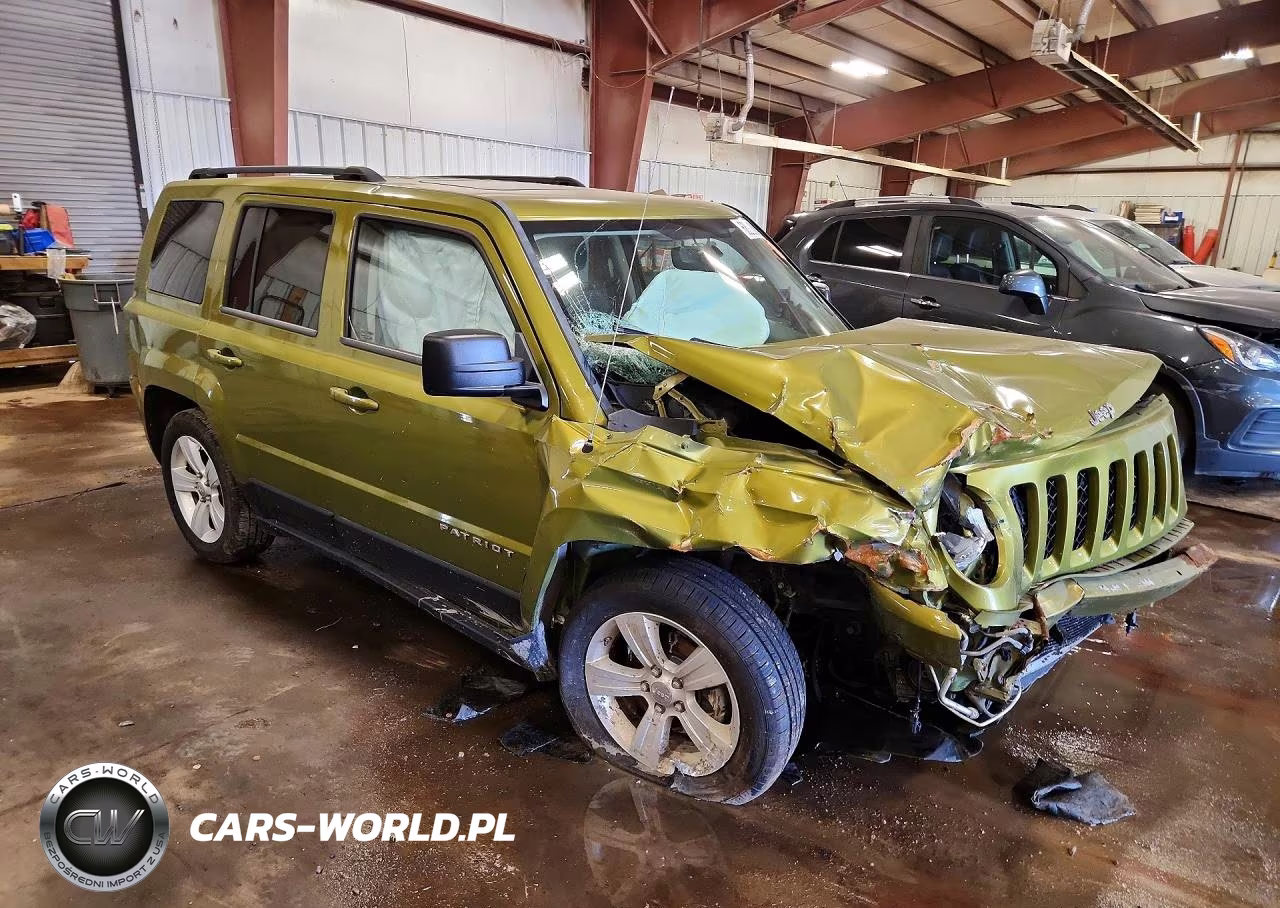 2012 Jeep Patriot Latitude VIN:1C4NJPFBXCD586787 - 4
