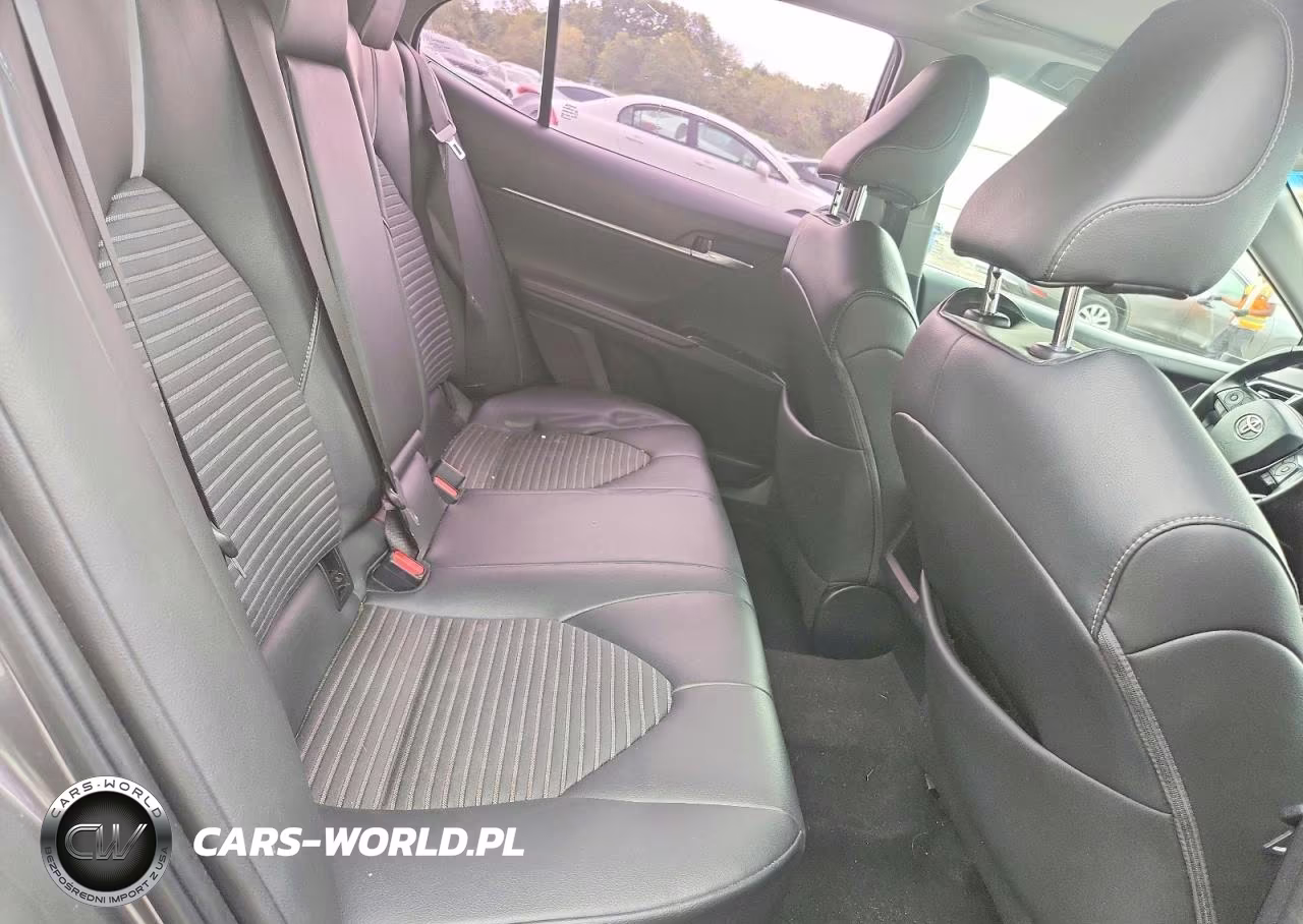 2018 Toyota Camry Se VIN:4T1B11HK7JU070277 - 10