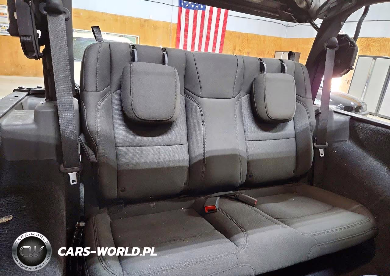 2020 Jeep Wrangler Sport VIN:1C4GJXAG0LW164480 - 11