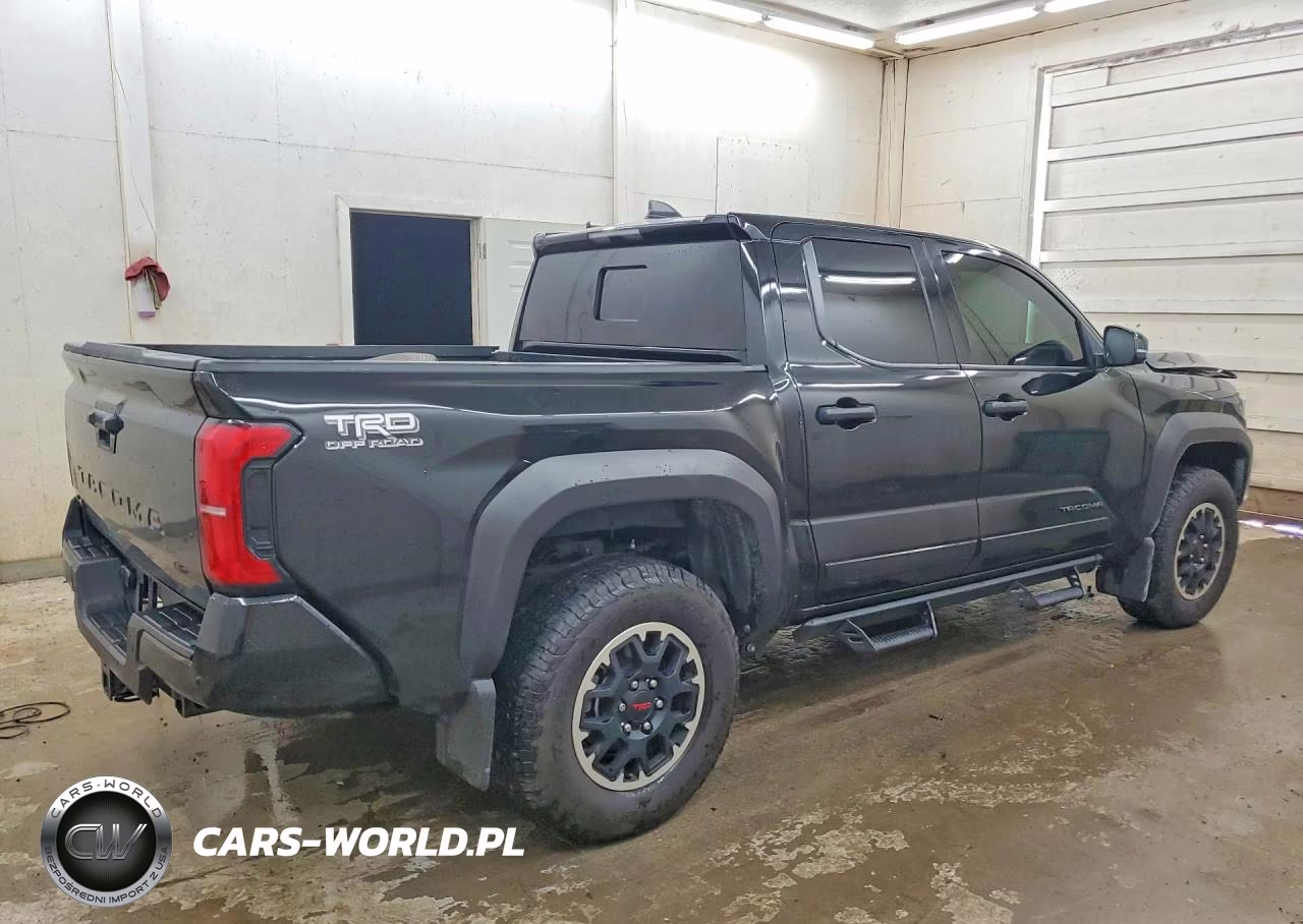 2025 Toyota Tacoma Trd Off-Road VIN:3TMLB5JN5SM100741 - 3