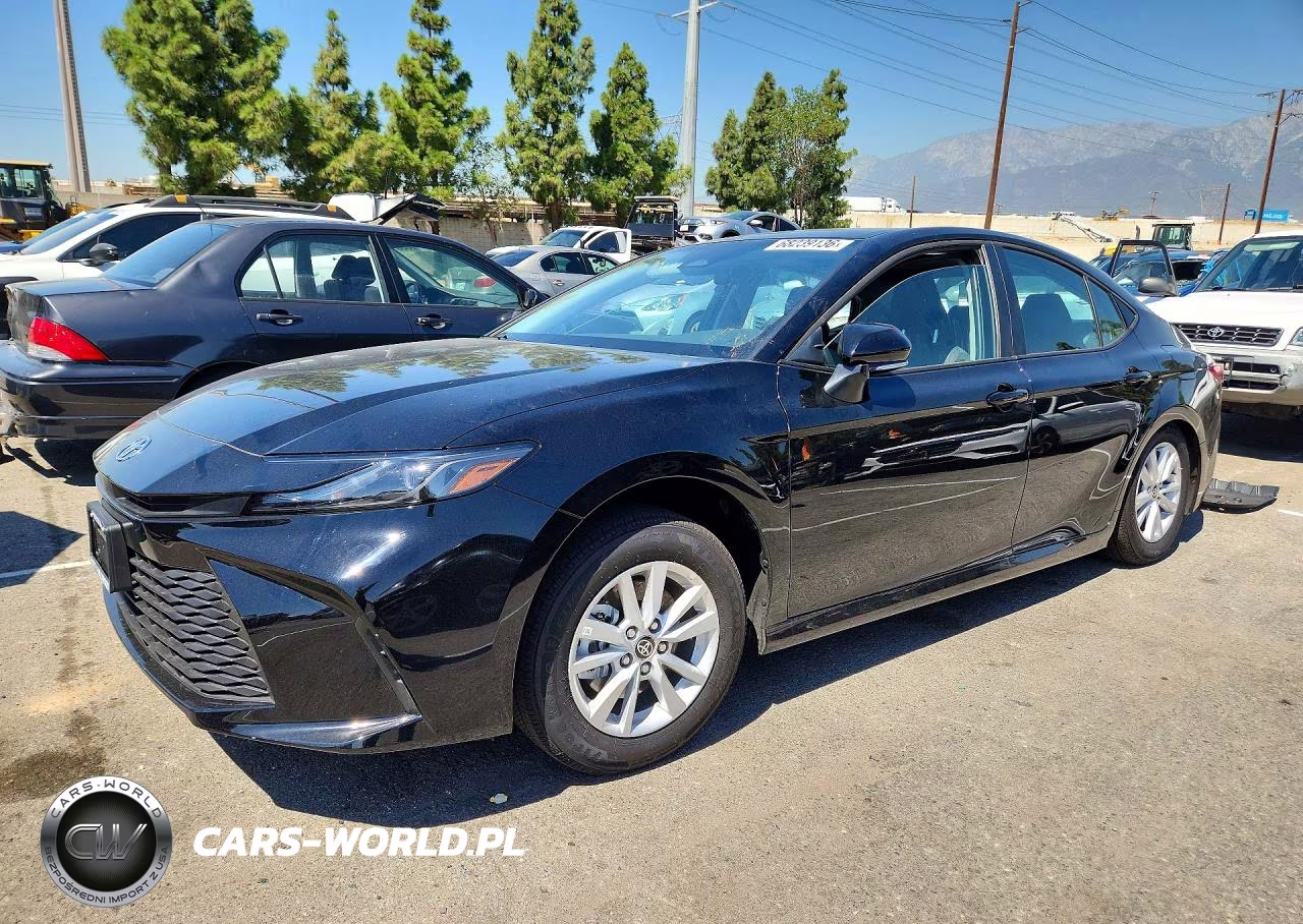 2026 Toyota Camry Le VIN:4T1DAACKXTU762228 - 1