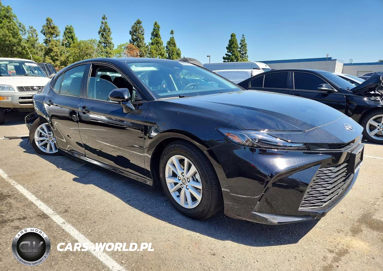 2026 Toyota Camry Le VIN:4T1DAACKXTU762228 - 4