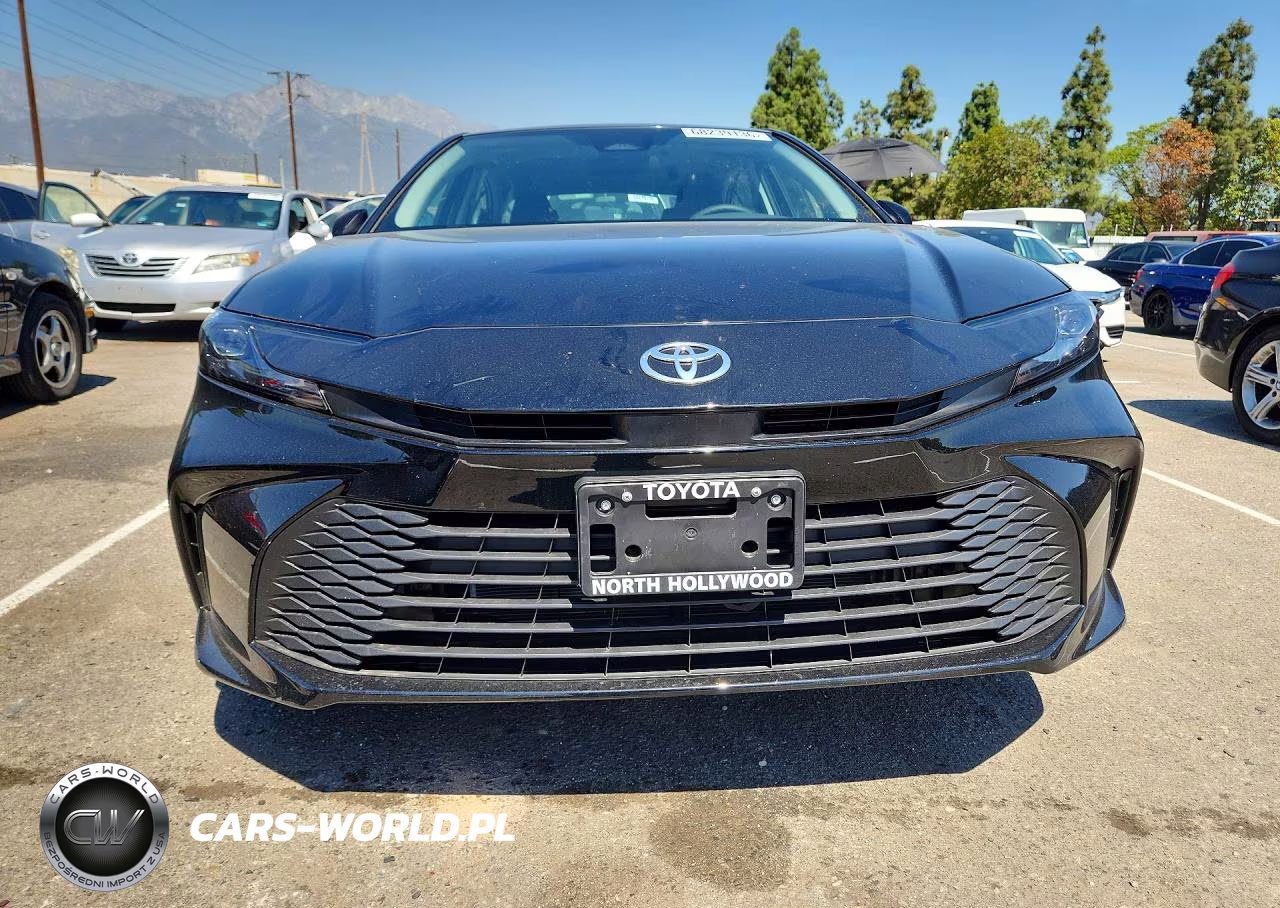 2026 Toyota Camry Le VIN:4T1DAACKXTU762228 - 5